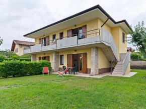 Panoramic holiday home with swimming pool and garden, Lazise